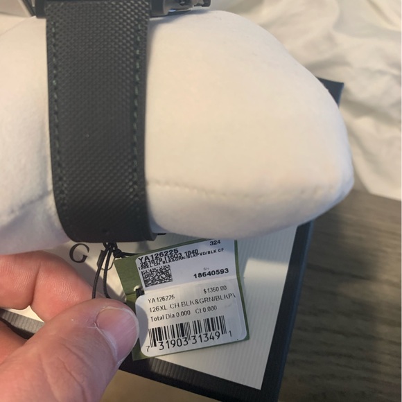 Gucci Mens watch never worn with tags - Picture 5 of 5